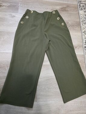 Versona Olive Wide-Leg Button Detail Pants